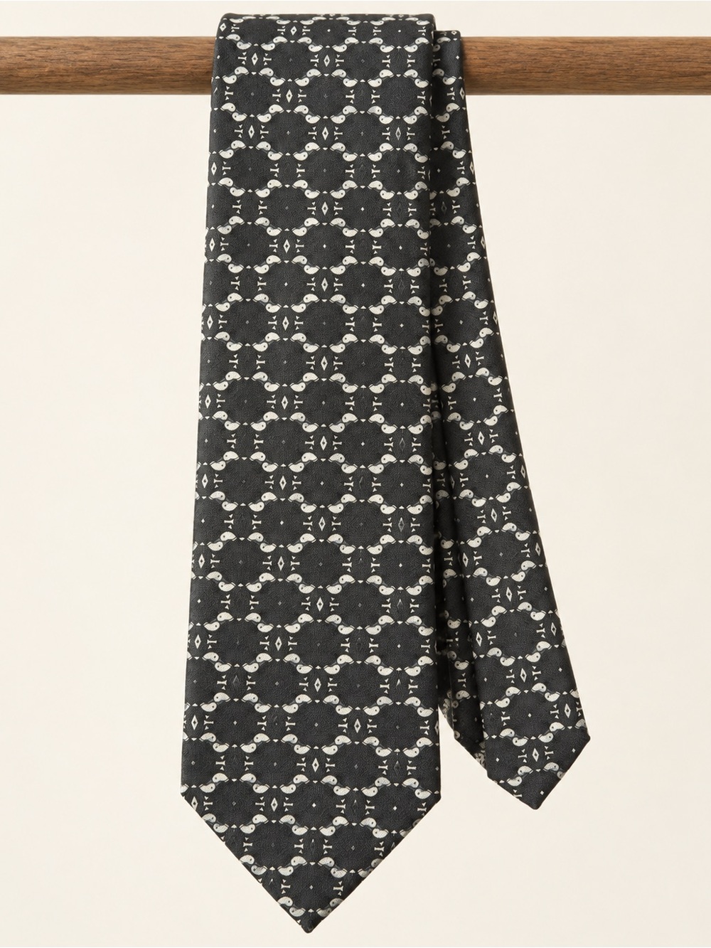 GUCCI Black Patterned Men's Tie - Classic Formal Accessory